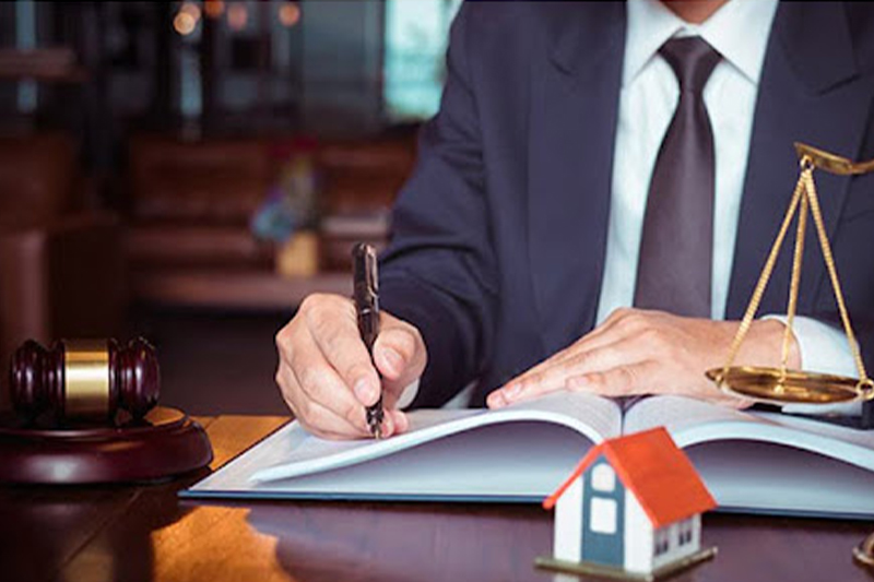 Thuê luật sư tranh chấp đất đai bao nhiêu tiền?