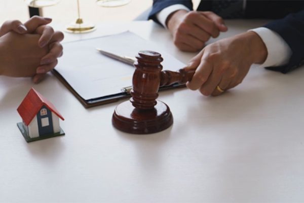 Móng nhà lấn sang đất người khác